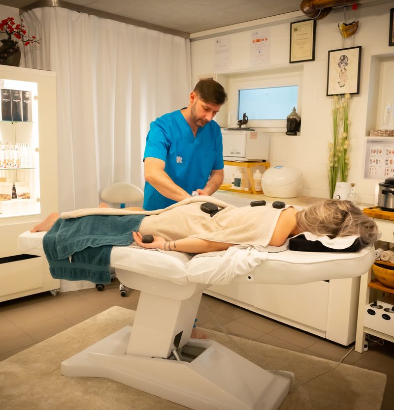 Massage pierres chaudes